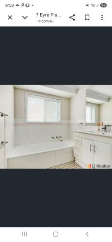 Fürdőszoba, Sunshine Bay, 5 mins to beach w pool pet friendly in Sunshine Bay