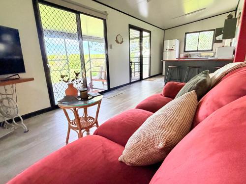 Feng Shui Sugarcane Cabin - Tap to explore photos