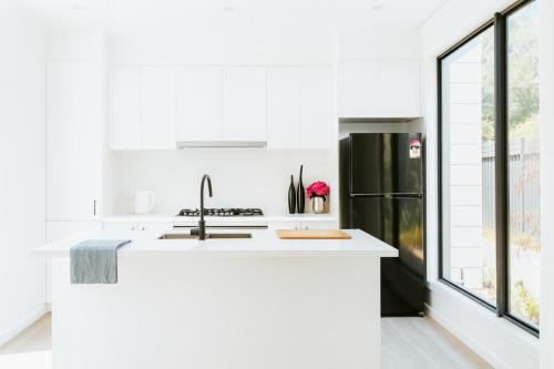 кухня, Miami Retreat, Group Stay, 16 Guests,6 Parking in Морнингтън Пенинусла