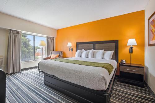 Crossroads Hotel and Huron Event Center - image 40