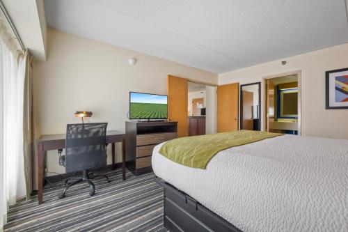Crossroads Hotel and Huron Event Center - image 42