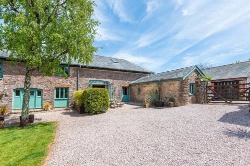 Charming 3-bed Devon barn, Nr Brixham and Coast in 徹斯頓費勒斯