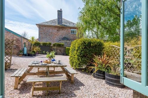 Charming 3-bed Devon barn, Nr Brixham and Coast in 徹斯頓費勒斯