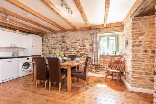 Charming 3-bed Devon barn, Nr Brixham and Coast in 徹斯頓費勒斯