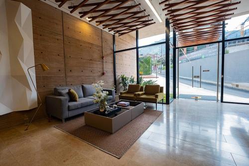 Luxury Loft Rooftop Pool & Gym Prime Bogota Location Near Monserrate & Museums