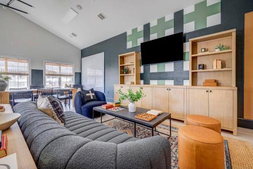 設施, Landing Beautiful 2BD Pool Clubhouse in 南喬丹