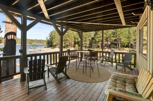 LAKEFRONT BAY VIEW - On the Lake in Big Bear Lake, USA