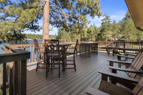 LAKEFRONT BAY VIEW - On the Lake in Big Bear Lake, USA
