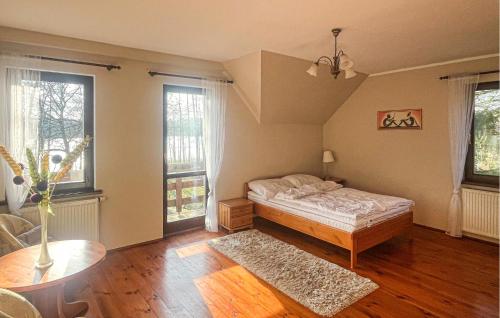 Lovely Home In Swietajno With Kitchen in Łąck Mały