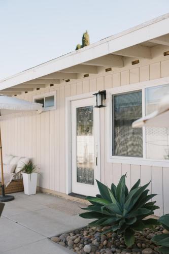 Mid Century Boho Casita - 3BR 2BA - Spacious yard in Otay