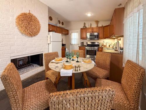 Mid Century Boho Casita - 3BR 2BA - Spacious yard in Otay