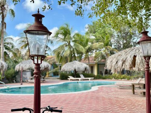 Jardín, Caribbean Court Loft - Resort View Apartment in Kralendijk