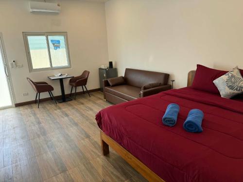 room detail thumbnail 1