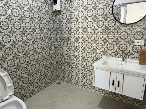 room detail thumbnail 2