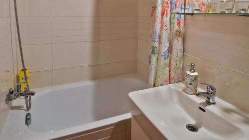 Apartment (2-4 Adults)