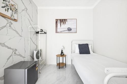 Convenient Single Stay in Vibrant Cabramatta - Shared Bathroom in Warwick Farm