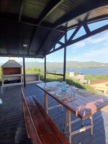 Cabaña vista al lago