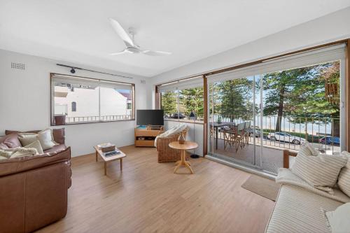 Manly Cove - Beachfront Living by Wharf & Cafés - image 8