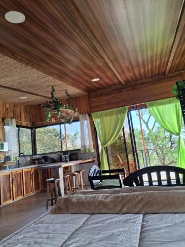 The Sunset Bungalow Quebrada Gde in 蒂拉蘭