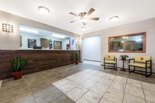Super 8 by Wyndham Smithville Kansas City in Smithville, USA