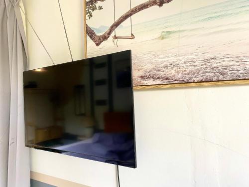 Snug-as-a-Bug Sleep House in Halfway Bush