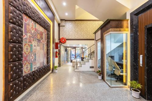 Hotel Ashirwad 2 Km From Ghazaibad Railway Station photo 4