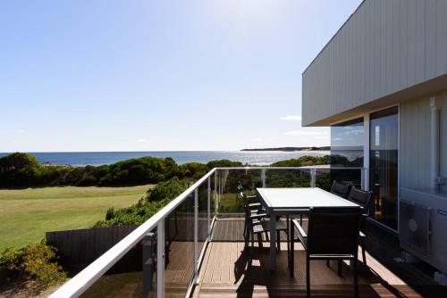 On The Beach & Golf Course Minutes from MTB Trails in Low Head