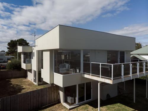 On The Beach & Golf Course Minutes from MTB Trails in Low Head