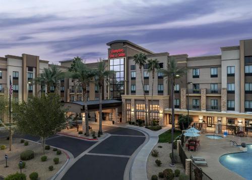 Hampton Inn & Suites Phoenix Glendale-Westgate - image 15