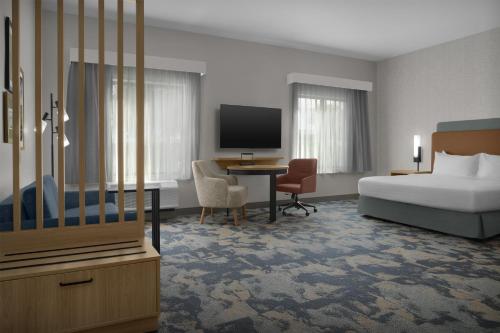 Hampton Inn & Suites Phoenix Glendale-Westgate - image 18