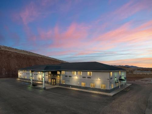 Quality Inn & Suites Salina National Forest Area