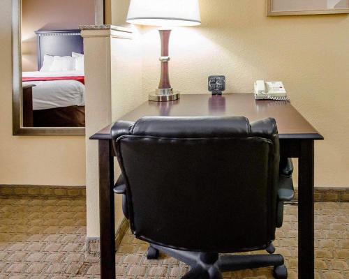 Comfort Suites Louisville East in Douglass Hills, USA