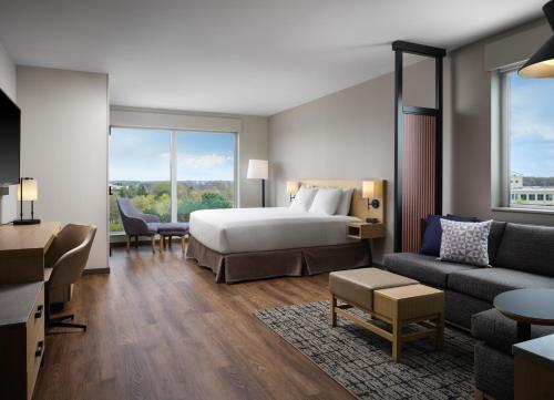The Forester, a Hyatt Place Hotel in Lake Forest, USA