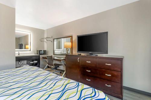 Zen Living Suites Extended Stay - Jacksonville - Orange Park - image 33