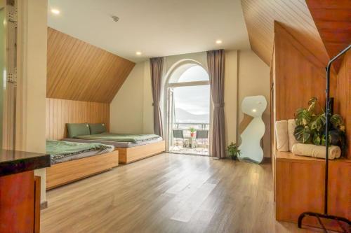 2 queen beds