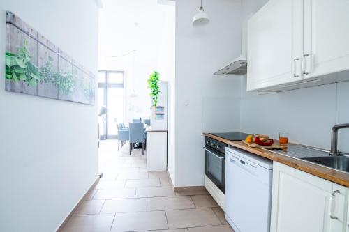 NIEB by ROCKCHAIR Apartments l SUPERHOST Status l 3 Bedrooms Boxspringbeds 3 Bathrooms in Center Kurfürstendamm - Cozy Family & Business Flair welcomes you!, Berlín (foto 4)