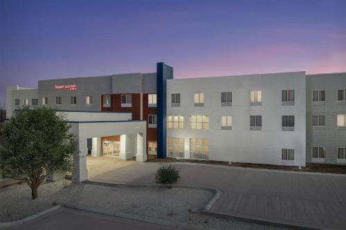 Hampton Inn & Suites Roswell - 숙소 외관