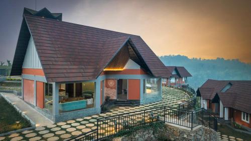 HILL SEASONS RESORTS AND SPA in Thavinhal