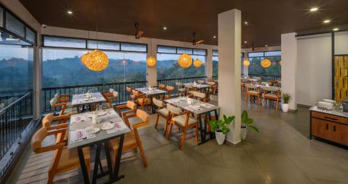 HILL SEASONS RESORTS AND SPA in Thavinhal