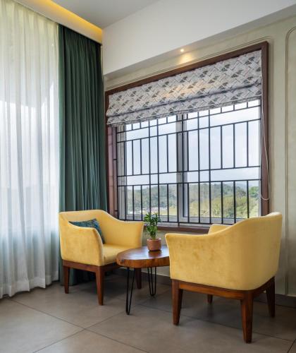 HILL SEASONS RESORTS AND SPA in Thavinhal