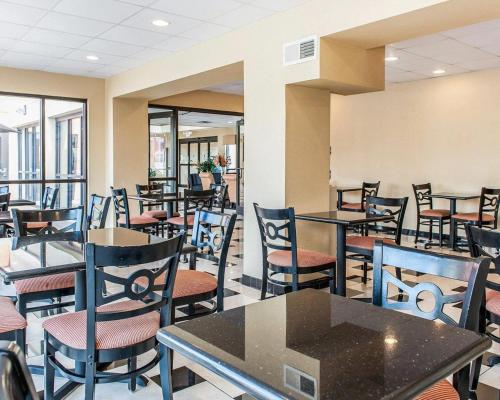 Quality Inn & Suites Conference Center Mattoon - image 22