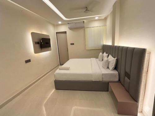 Venzaa Inn Vijay Nagar in Indore