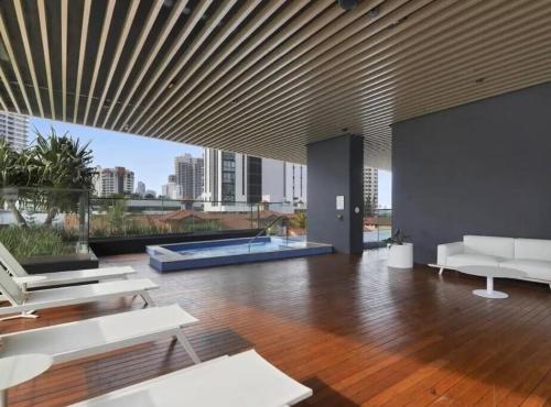 The Signature Broadbeach - image 3