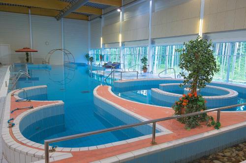 Peldbaseins, Värska Veekeskuse hotell (Varska Veekeskuse hotell) in Rõsna