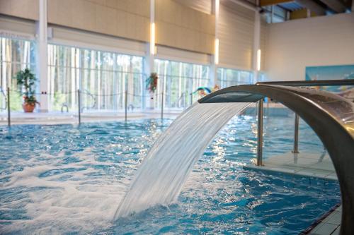 Peldbaseins, Värska Veekeskuse hotell (Varska Veekeskuse hotell) in Rõsna