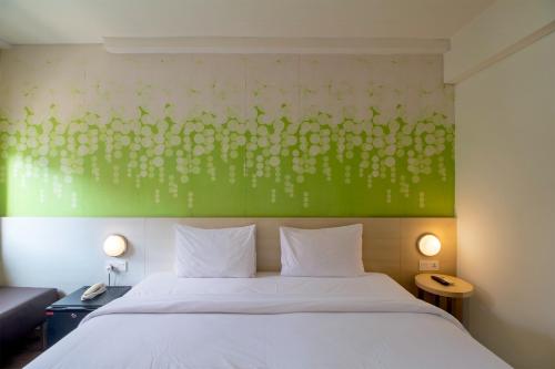 Palette Legian Beach Room Type - Deluxe Double Room