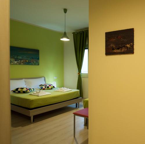 Triple Room with Private Bathroom image 3