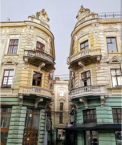 Апарт готель під Золотим Кораблем in Chernivtsi