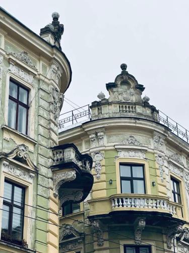 Апарт готель під Золотим Кораблем in Chernivtsi