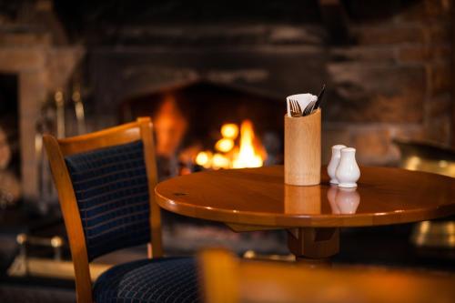 Паб/Коктейль-бар, The Stronlossit Inn in Ройбрідж